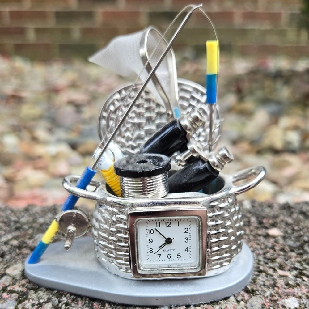Vintage Novelty Fishing Basket Desk Clock Quartz‎ Tabletop Decor Fisherman Gift